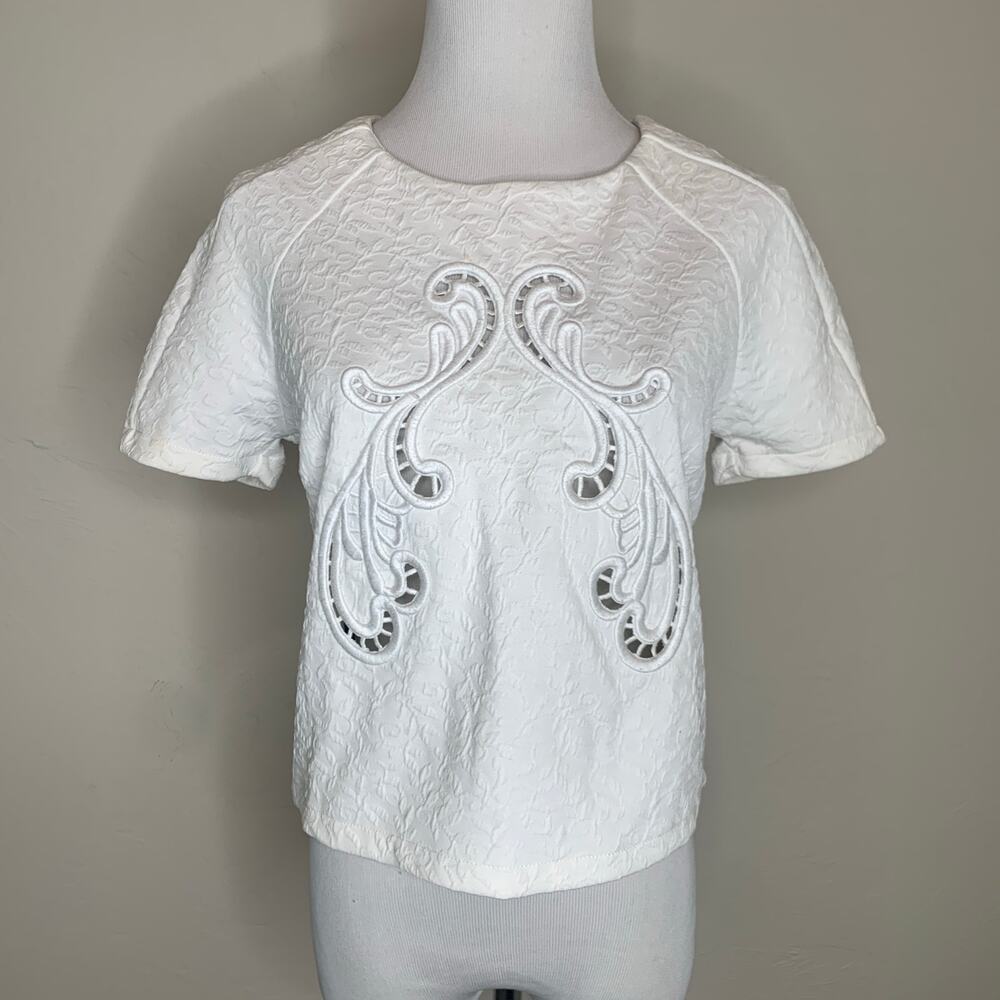 Do & Be Cream Crop Top Stretch Textured Cutout Small